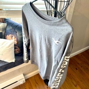 Hollister sweater size Small - gray